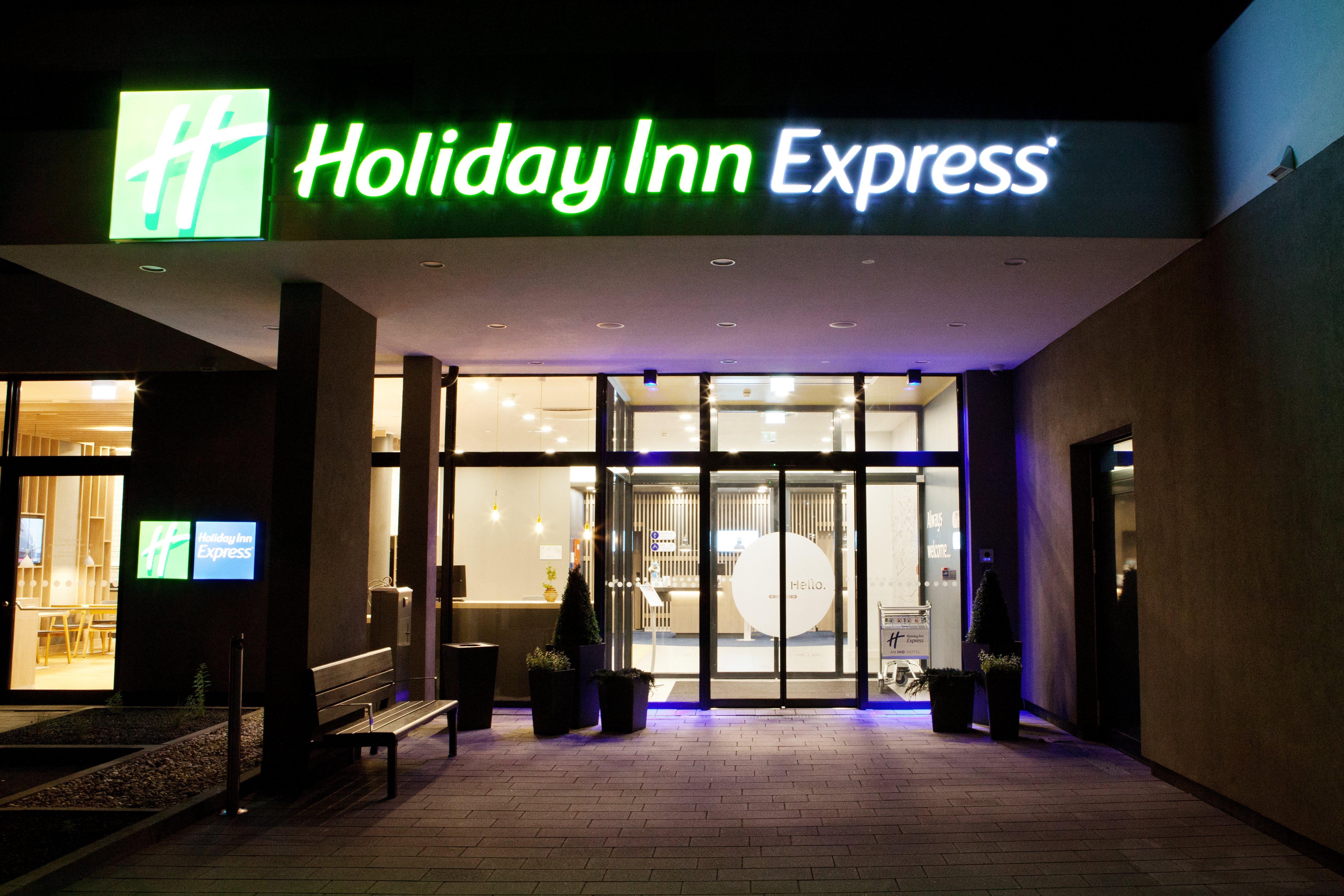 Holiday Inn Express - เรคลิงเฮาเซิน ภายนอก รูปภาพ